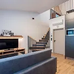 Aurum 4*