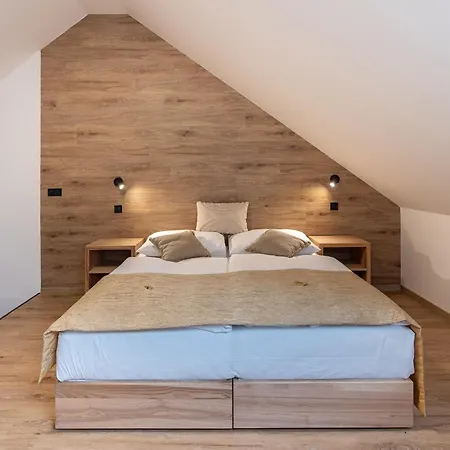 Aurum Hotel 4*